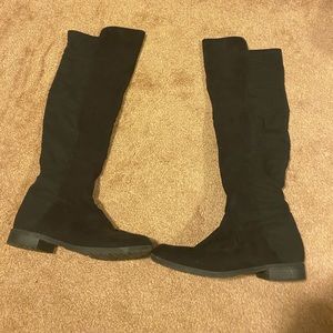Size 8.5 Unisa tall stretchy over the knee boots
